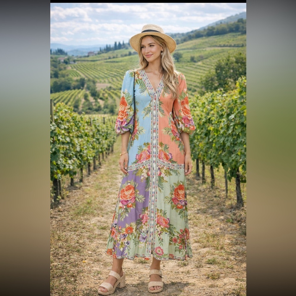 🌟RARE🌟 Farm Rio x Anthropologie
Long-Sleeve V-Neck Maxi Dress size XSP.